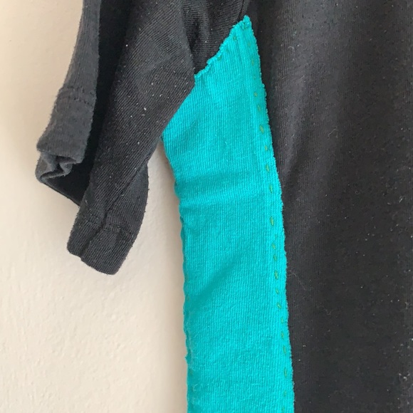 ❤️‍🔥 NikePro XS/M Workout Top Black & Turquoise ❤️‍🔥 - Picture 6 of 12